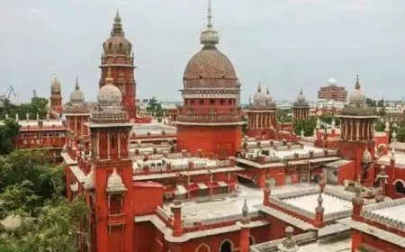 தமிழகத்தில் ரேஷன் கடைகளில் மதுபானம் விற்பனை குறித்து உயர் நீதிமன்றம் இன்று விசாரணை