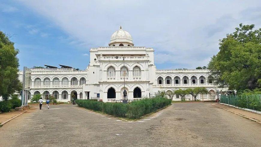 காந்தி குறித்து அவதூறு கருத்து ;நூதன நிபந்தனையுடன் ஜாமீன்