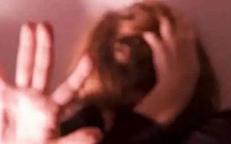 +2 மாணவிக்கு பாலியல் தொல்லை; ஆசிரியர் போக்சோ வழக்கில் கைது